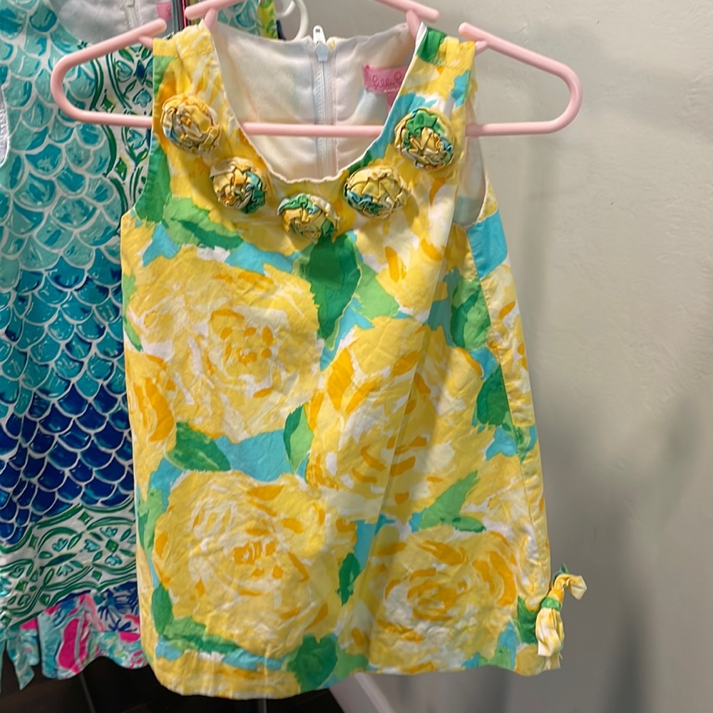 Adorable yellow roses Lilly Pulitzer dress